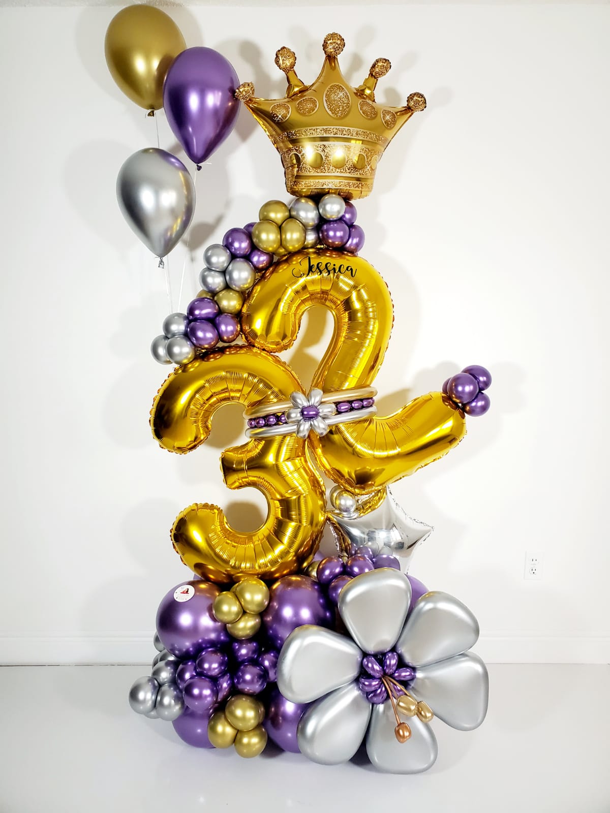 Bouquet Globos 30 Años Elegantes (5)✔️ por sólo 11,07 €. Envío en 24h.  Tienda Online. . ✓. Artículos de decoración  para Fiestas.